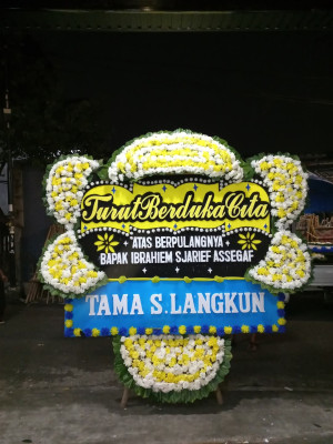 Papan Bunga Duka di Selemadeg